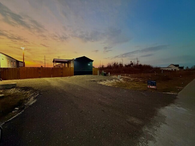 Foto del edificio - 1133 Rd 5823