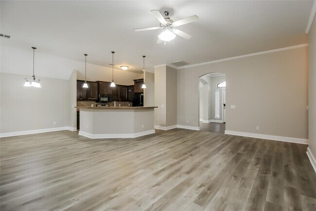 Building Photo - 1632 Hollowbrook