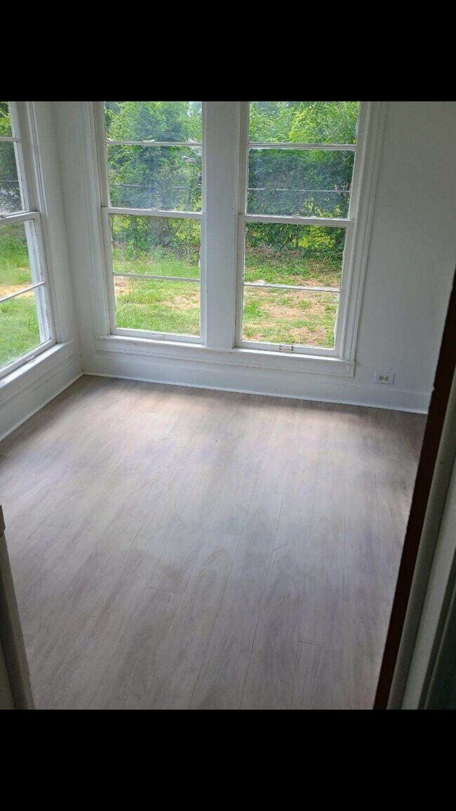Foto del edificio - 830 Brookside Dr