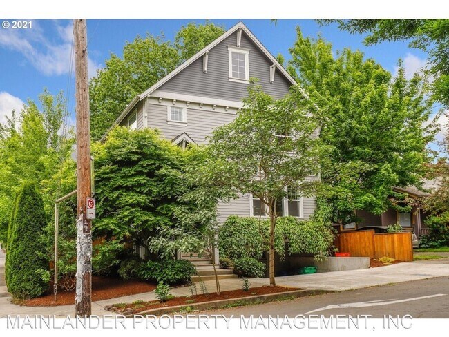 Building Photo - 4 br, 2.5 bath House - 433 SE 30TH AVE.