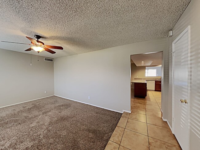 Building Photo - 2326 E Bishop Dr