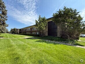Building Photo - 39 King Arthur Ct