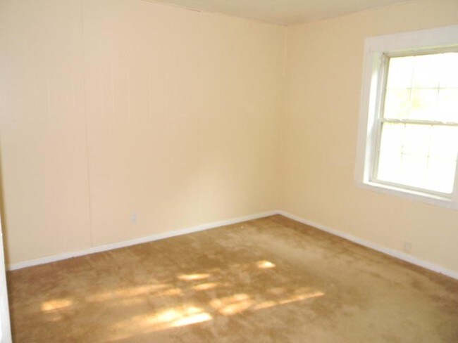 Building Photo - 133 W White Dr.