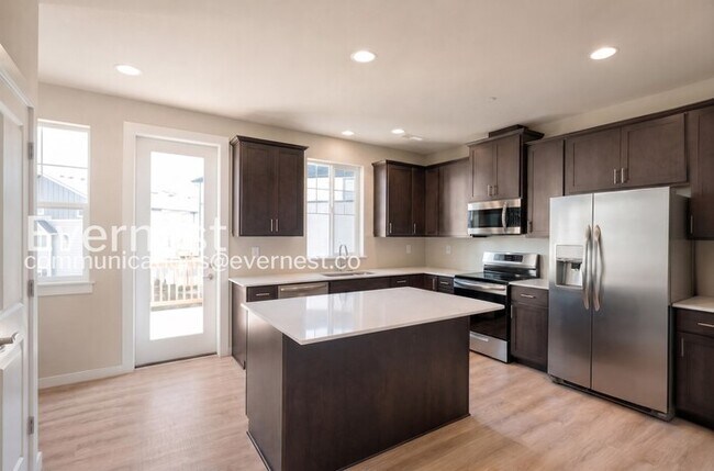 Building Photo - 2-Bed/2.5-Bath Townhome/Voucher Accepted/Available Soon!