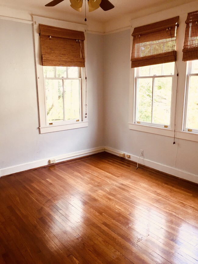 B/R 3 - separate bath - 3808 State St Dr