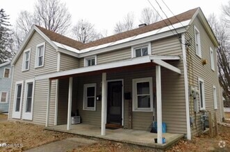Building Photo - 13 Montcalm Street
