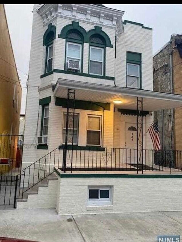 Foto principal - 134 67th St