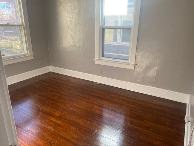 Building Photo - Cute Single Family Home close to KU Med