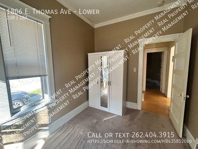 Building Photo - 2 Bedroom Lower Duplex