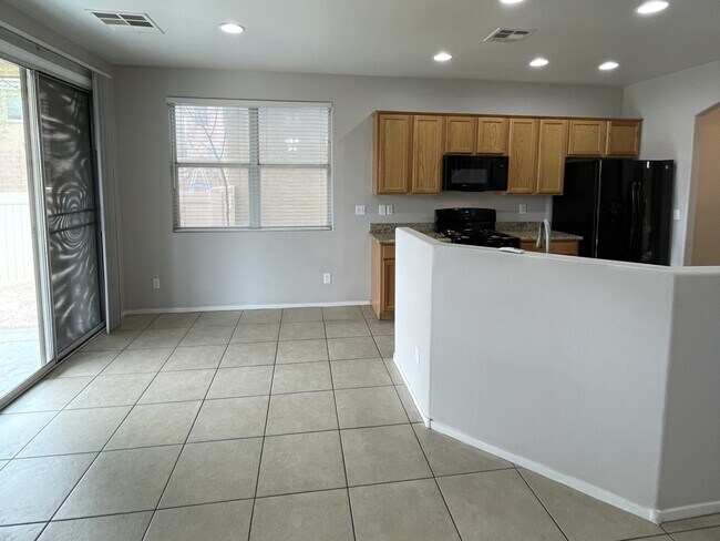 Foto del edificio - 6787 Frances Celia Avenue