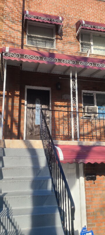 Foto del edificio - 1015 E 223rd St