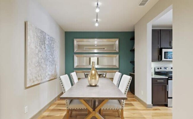 Building Photo - 1 bedroom in Dallas TX 75201