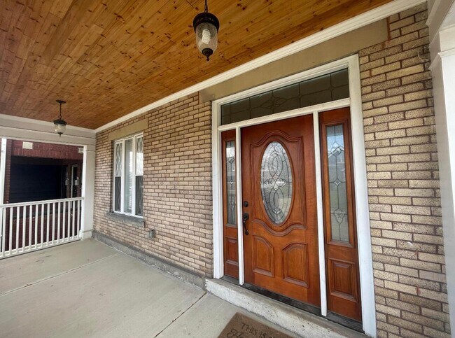 Foto del edificio - 1229 E Livingston Ave