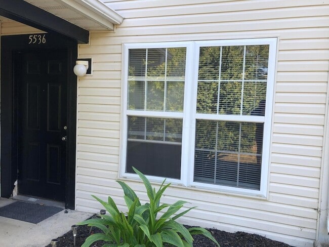 Foto del edificio - 5536 Cedar Springs Rd