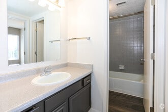 1BD, 1BA - 720SF C With Patio - Woodberry Heights