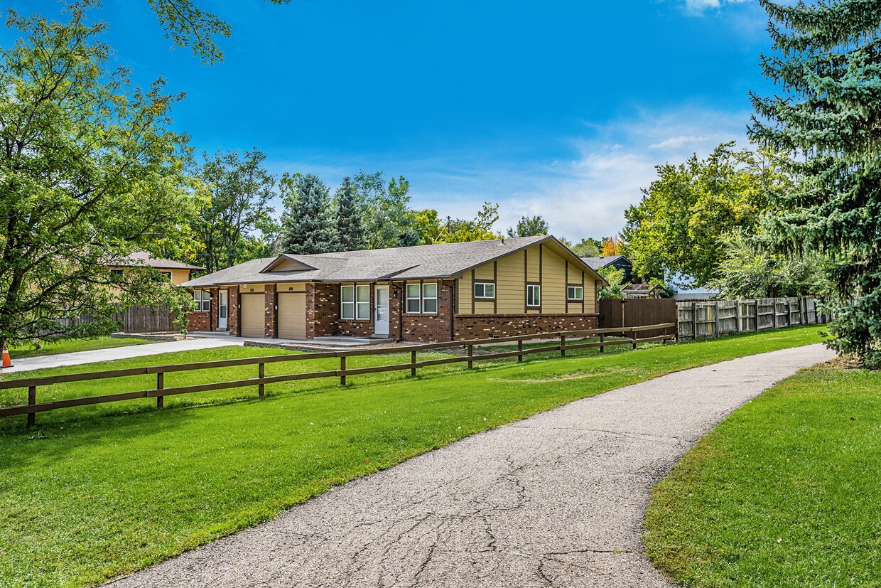 Primary Photo - 1213 Xenon St