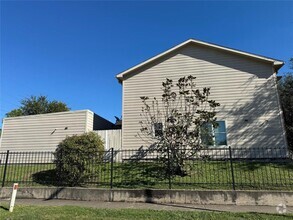 Building Photo - 10070 Emnora Ln