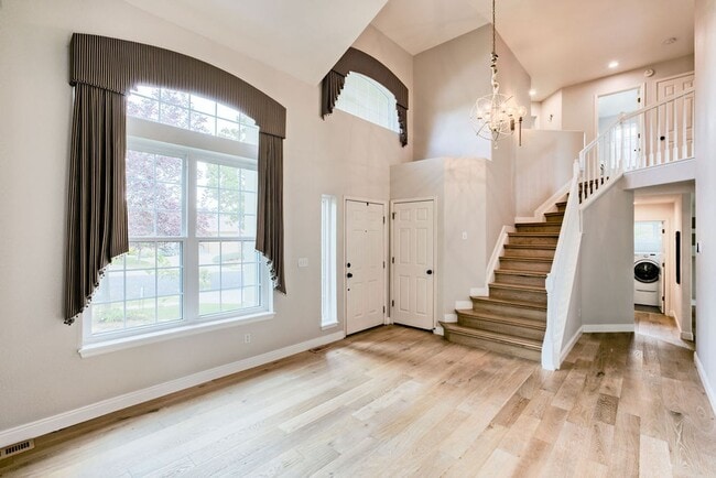 Building Photo - Absolutely Stunning 4 Bedroom Home in Mariana Butte