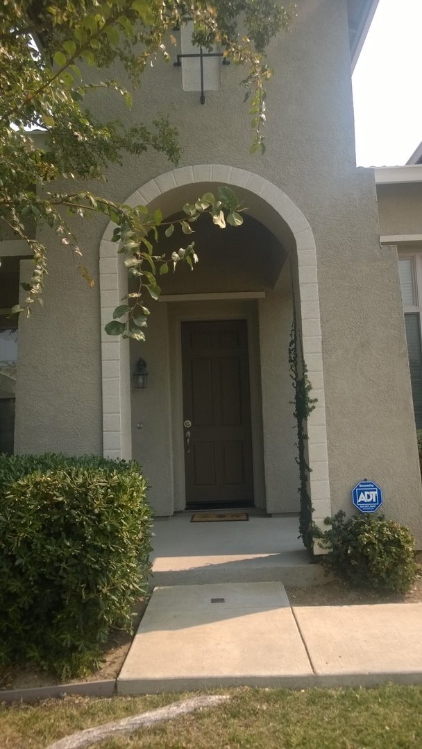 Foto del edificio - Excellent Elk Grove Location, Spacious 4 bedroom home with office, sitting parlor, and large kitchen