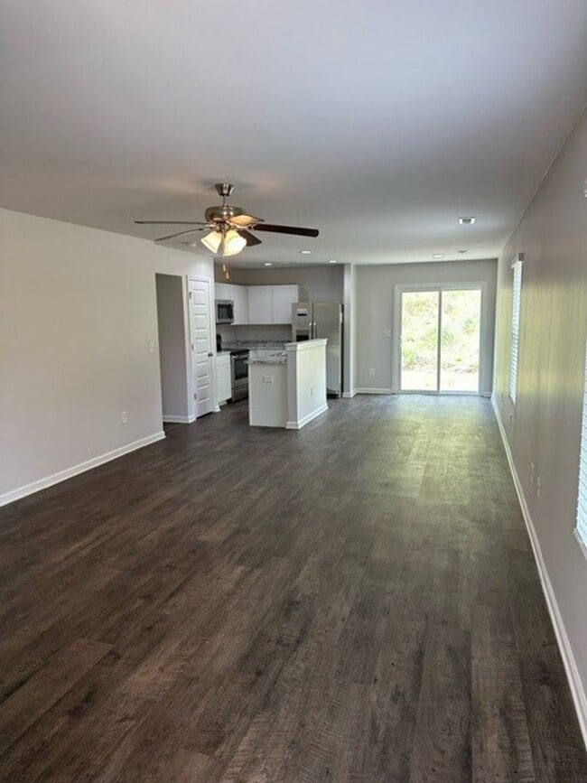 Building Photo - *Pre-leasing* Three Bedroom | Two Bath Hom...