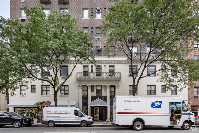 Building Photo - 1349-1355 Lexington Ave
