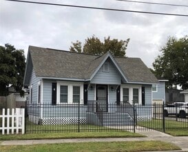Building Photo - 106 N Eastwood St