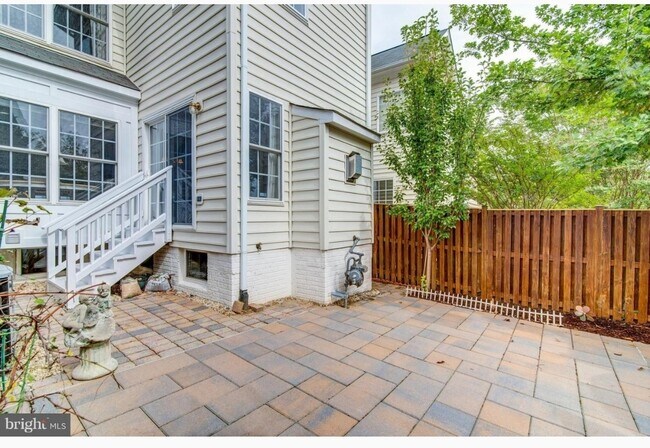 Building Photo - 3347 Wilton Crest Ct