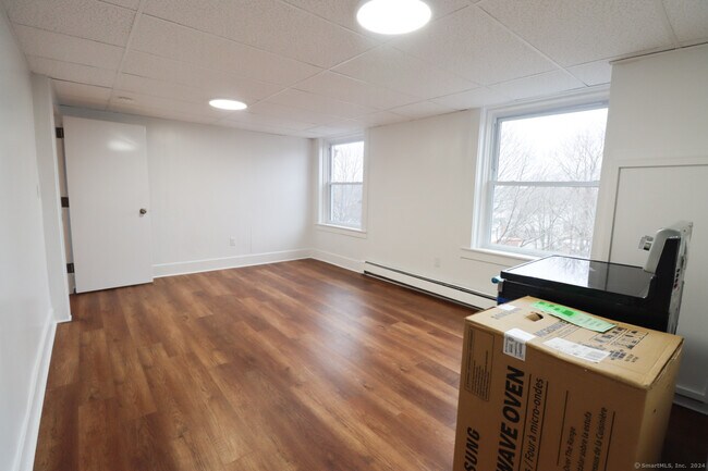 Building Photo - 156 Garfield Ave