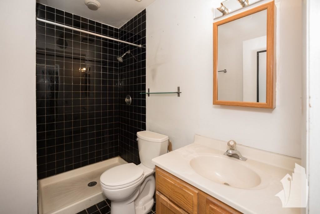 Foto del edificio - 0 bedroom in Chicago IL 60647