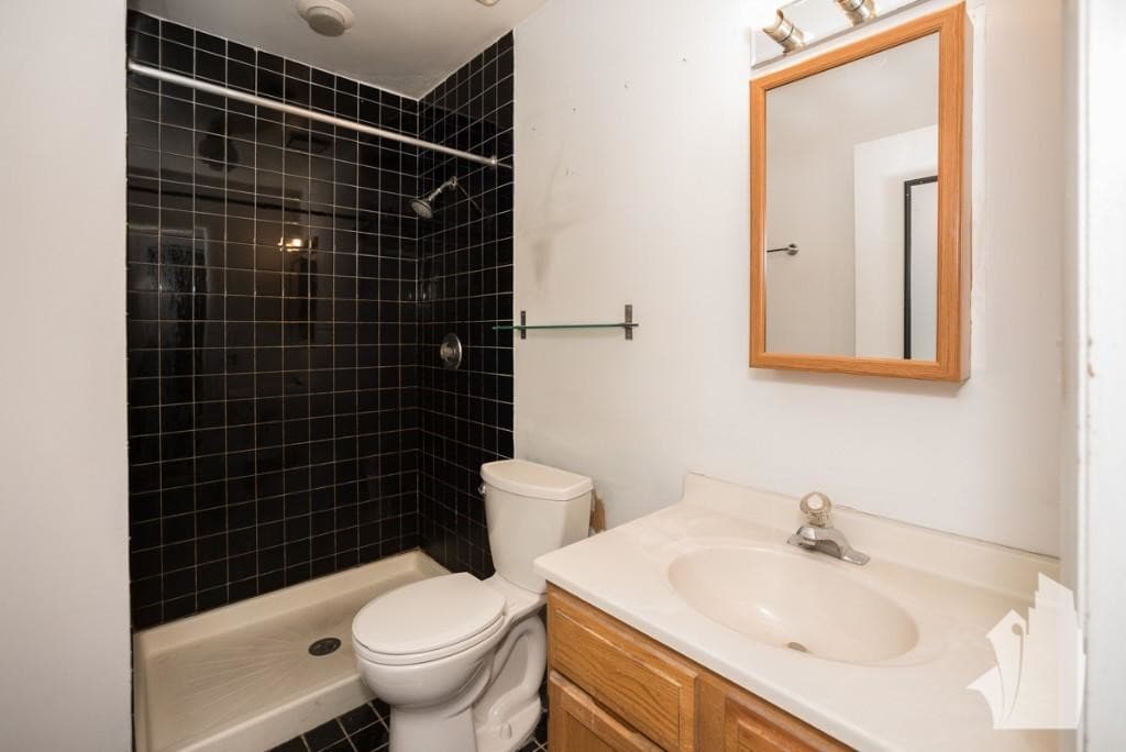 Building Photo - 0 bedroom in Chicago IL 60647
