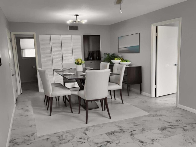 Building Photo - 317 Lake Evelyn Dr