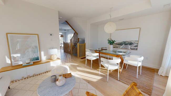 Photo du bâtiment - Luxury Rental: Rooftop Oasis & Serene Cons...