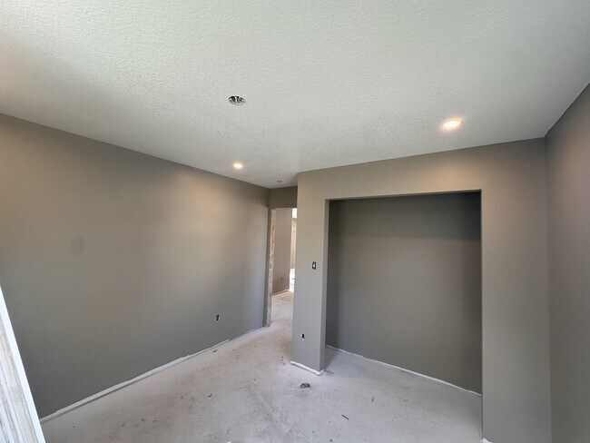 Foto del edificio - 212 E 1st St