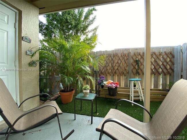 Foto del edificio - 2220 SE 24th Pl