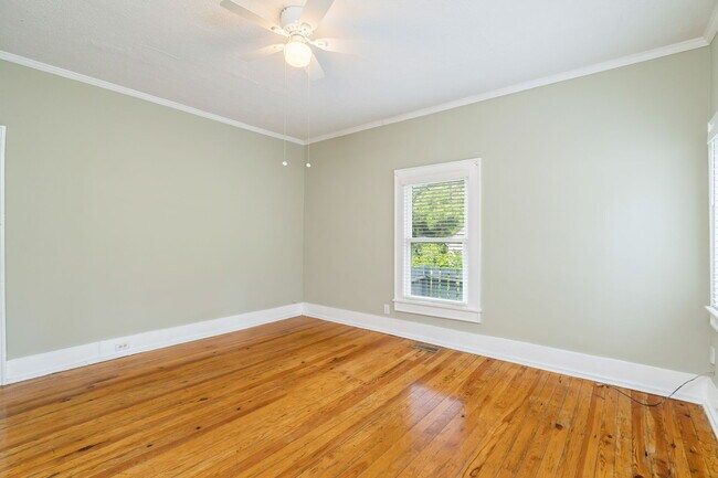 Foto del edificio - 2823 Island Home Ave