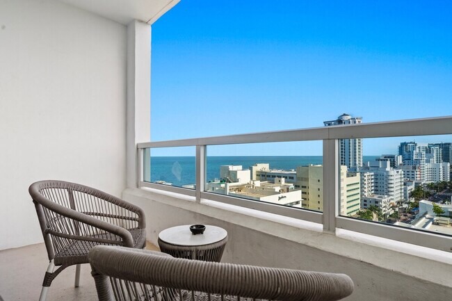 Foto del edificio - 4360 Collins Ave