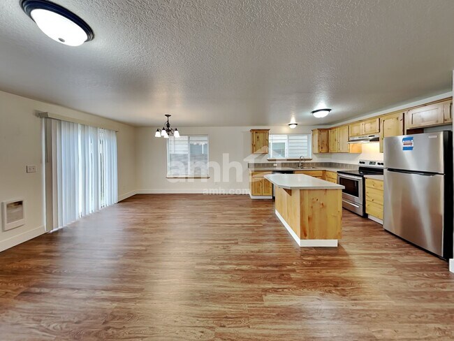 Building Photo - 410 Lair Ln