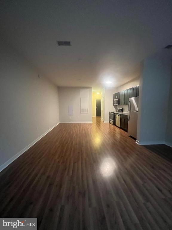 Building Photo - 401 Race St