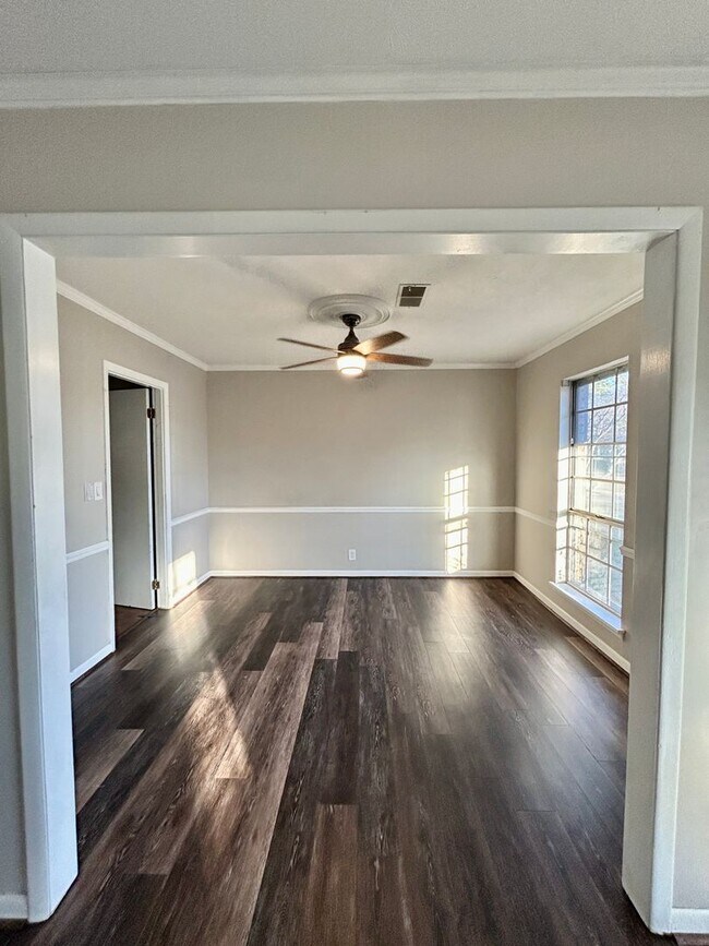 Foto del edificio - 1825 Edwardian Way