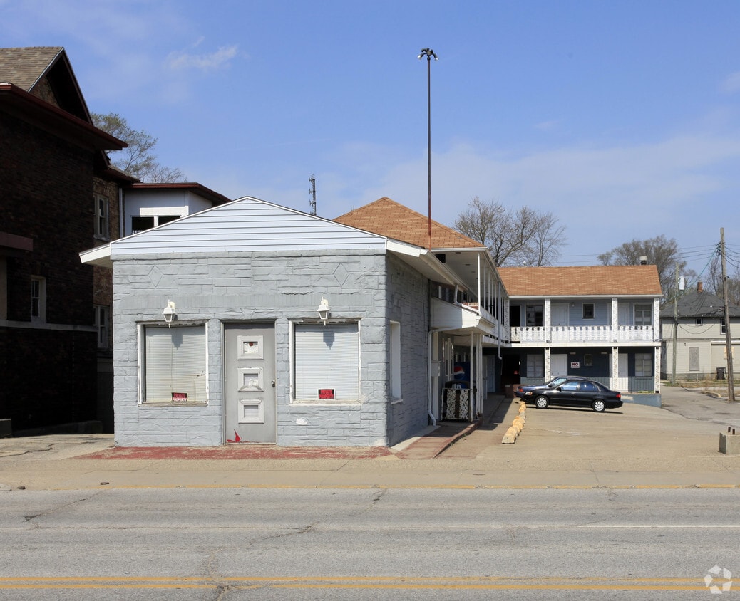 Building Photo - 220 W Jackson Blvd