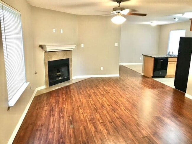 Building Photo - 7902 Rushmeade Cir N