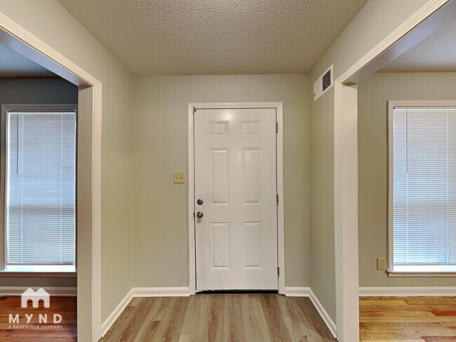 Foto del edificio - 3505 Clarke Rd