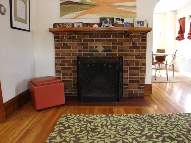 Foto del edificio - 128 Brooks Ave