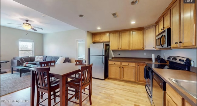 Photo - 2411 Brownsboro Rd (Louisville, KY) Apartment