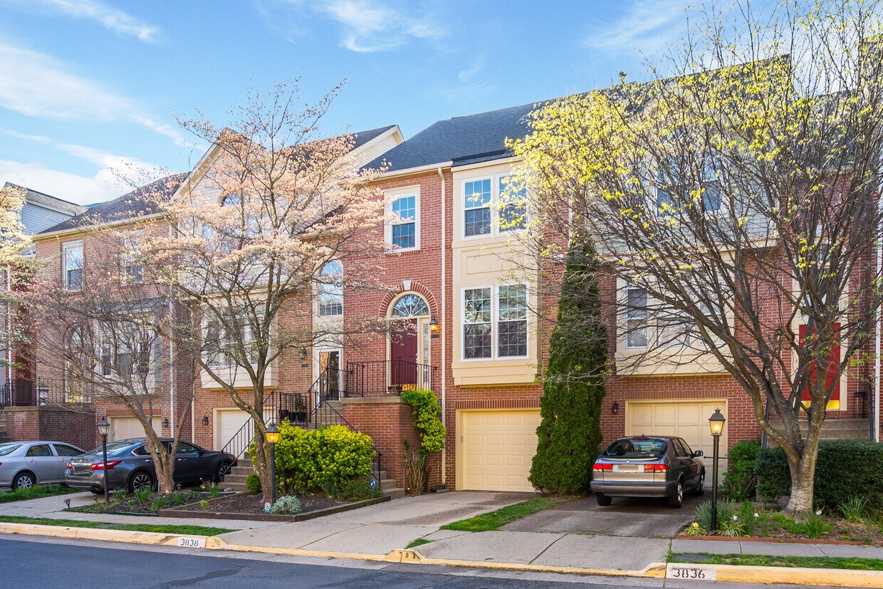 3838 Inverness Rd, Fairfax, VA 22033 Townhome Rentals in Fairfax VA