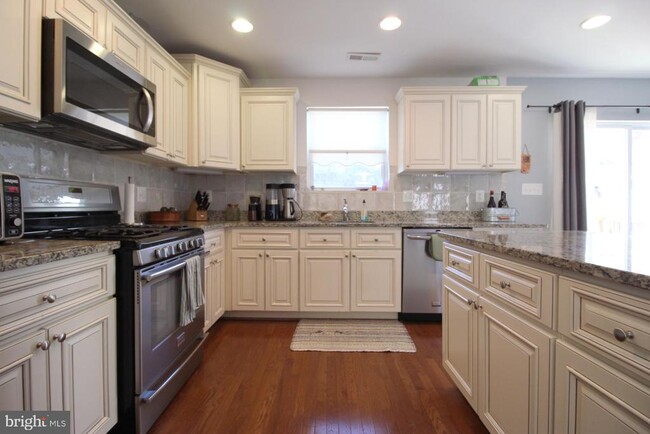 Building Photo - 3114 16th St NE