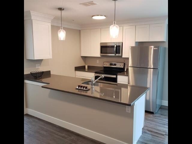 Building Photo - 10 4th St