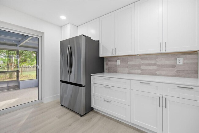 Foto del edificio - 3548 SW 16th Ct