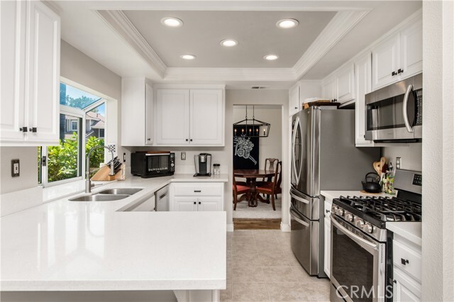 Building Photo - 26822 Baronet
