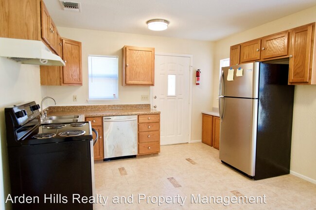 Building Photo - 2 br, 2 bath House - 114 Chosen Spot
